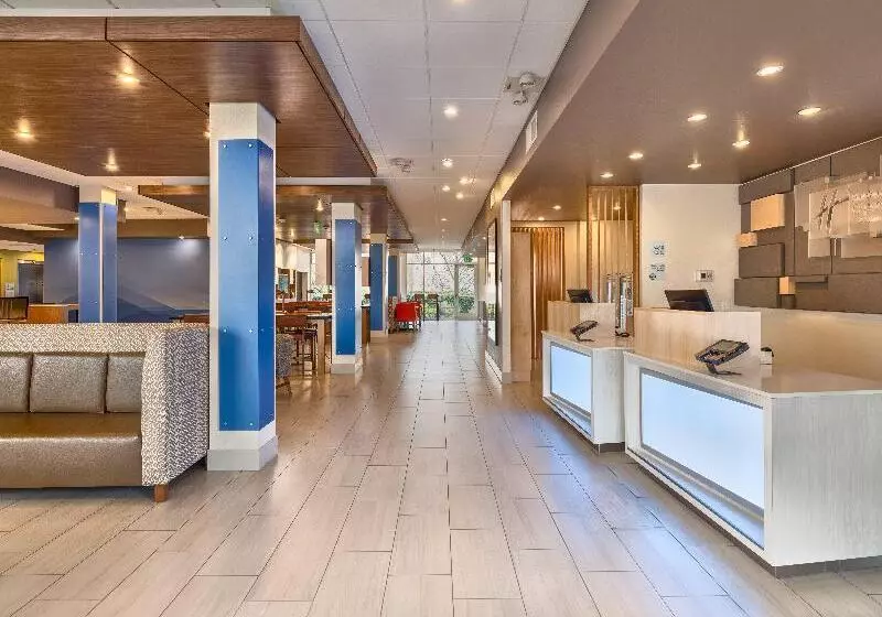 Hotelli Holiday Inn Express & Suites Salem North   Keizer, An Ihg