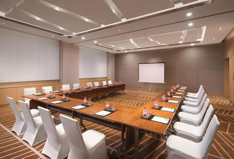 هتل Holiday Inn Wuxi Taihu New City