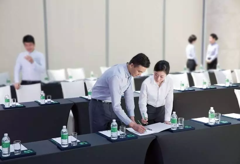 هتل Holiday Inn Wuxi Taihu New City