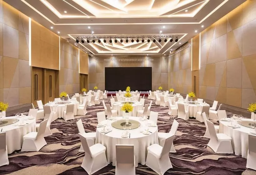 هتل Holiday Inn Wuxi Taihu New City