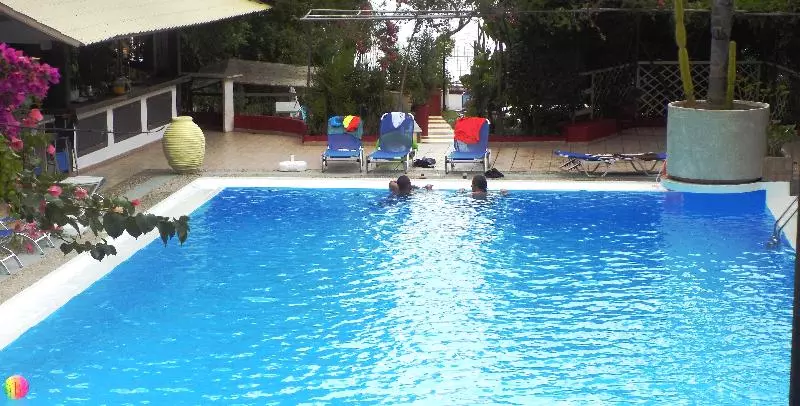 Hotelli Lefkada Beachfront Apartment