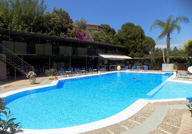 בית מלון כפרי Lefkada Beachfront Apartment