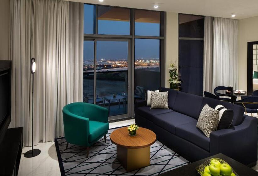 Отель Millennium Atria Business Bay