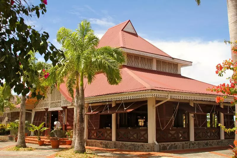 هتل Village De Vacances Sainte Luce, Mon Diams Grenat