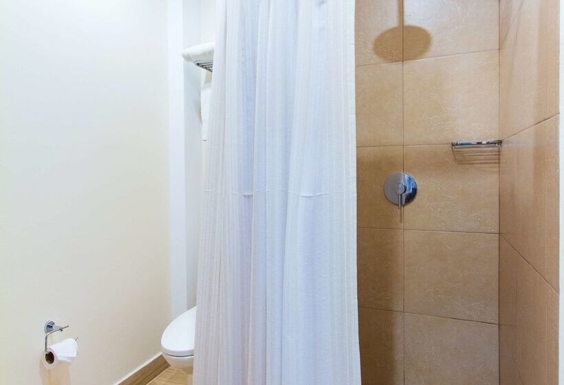 Otel Rincon De Puembo; Bw Signature Collection