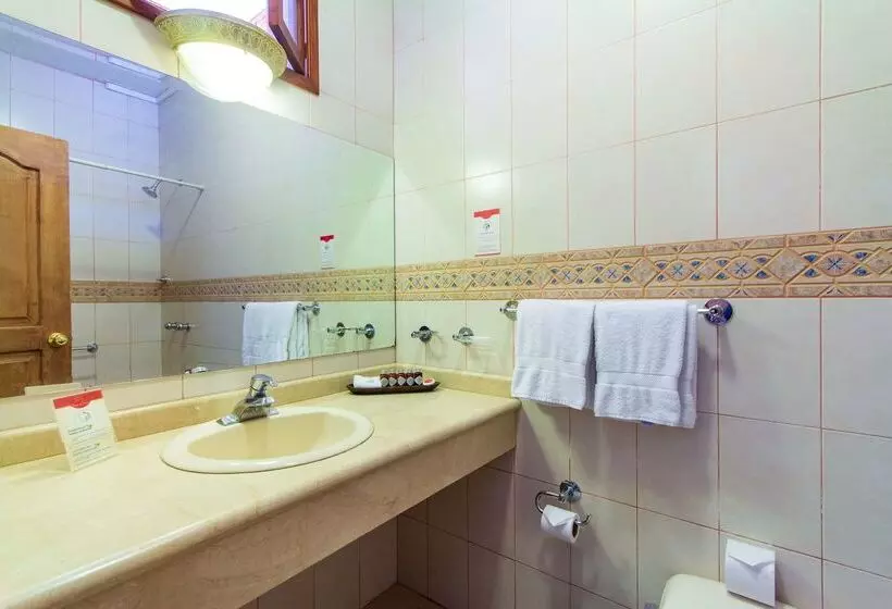 هتل Rincon De Puembo; Bw Signature Collection