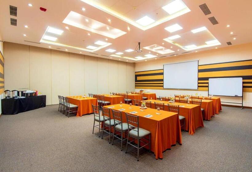 Otel Rincon De Puembo; Bw Signature Collection