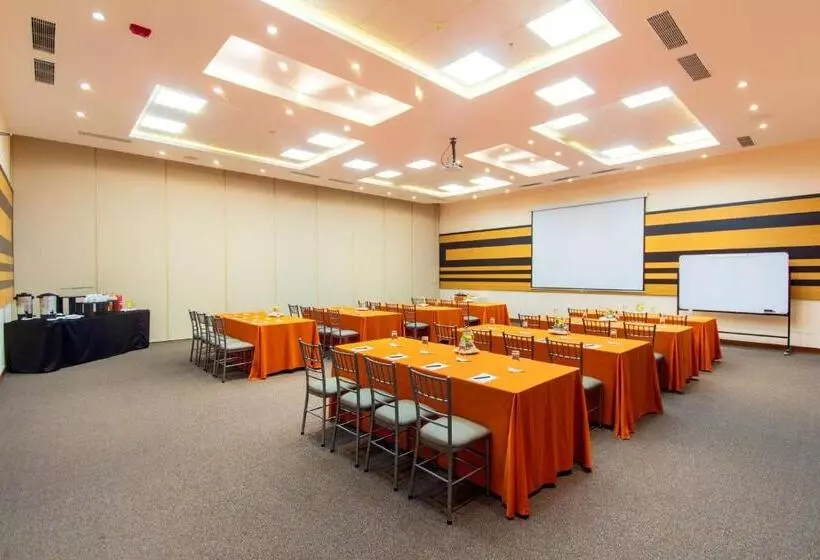 هتل Rincon De Puembo; Bw Signature Collection