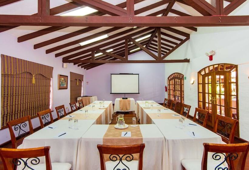 Otel Rincon De Puembo; Bw Signature Collection