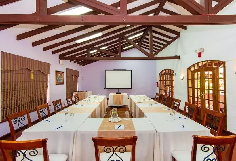 هتل Rincon De Puembo; Bw Signature Collection