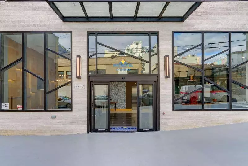 Microtel Inn By Wyndham Long Island City