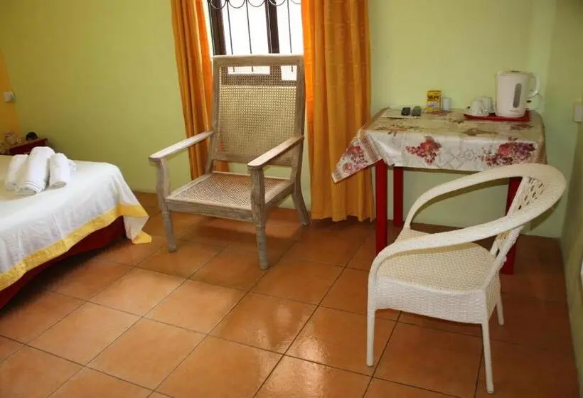 پانسیون Sm Lodge