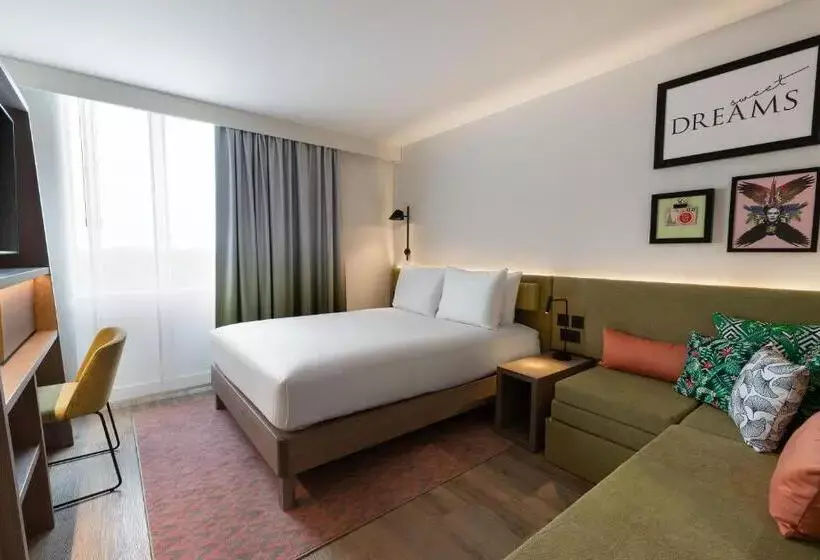 Hotelli Hampton by Hilton Alicante Airport