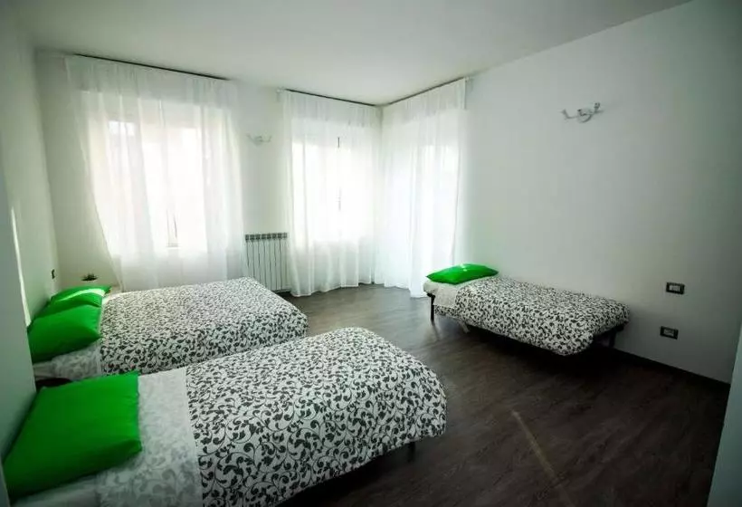 هتل Green Bed Bergamo Guest House & Residence