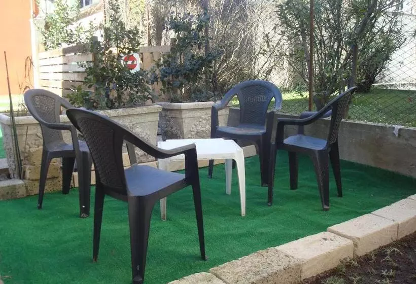 هتل Green Bed Bergamo Guest House & Residence