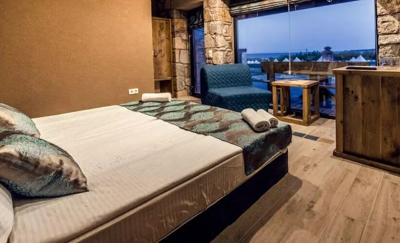 Hotelli Keros Blue   Luxury In Wilderness