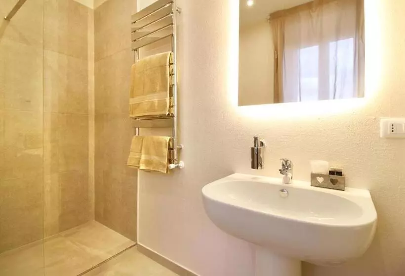 هتل Lucca In Chic   No Ztl   Free Parking   Old City At 10min By Walk