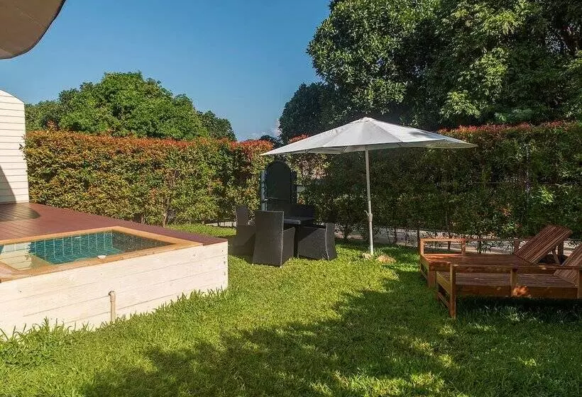 Hotelli Moon Cottage