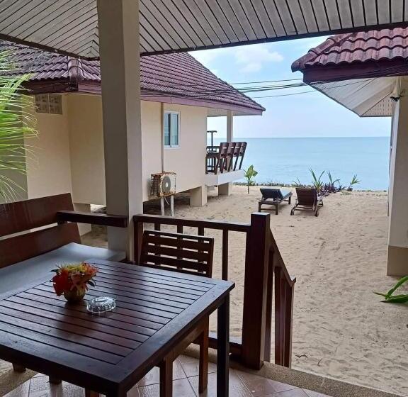 Отель Pranee Beach Bungalows