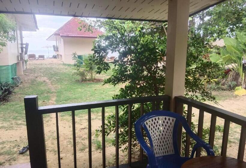 Отель Pranee Beach Bungalows