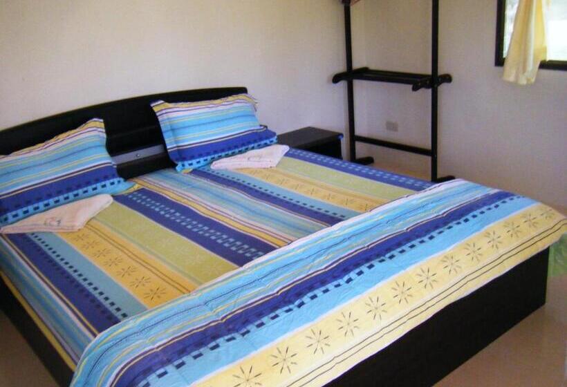 Отель Pranee Beach Bungalows