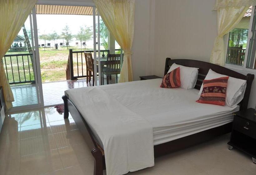 Отель Pranee Beach Bungalows