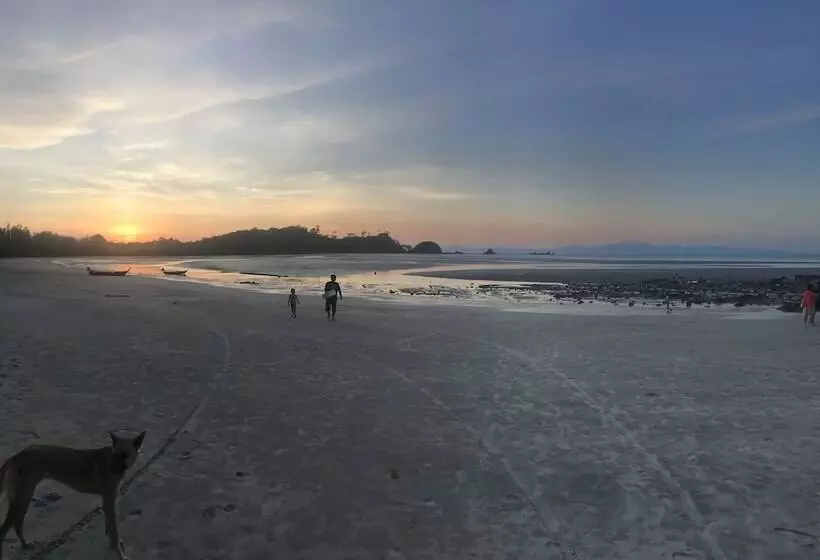 هتل Rasta House,,koh Phayam