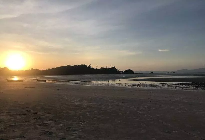 هتل Rasta House,,koh Phayam