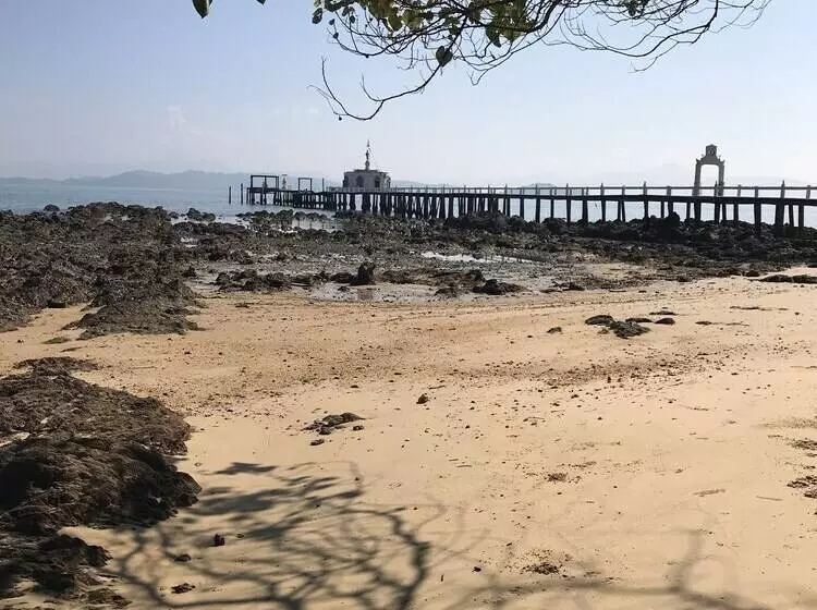 هتل Rasta House,,koh Phayam