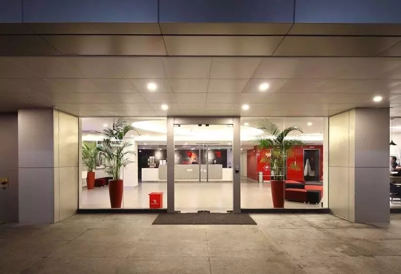 ホテル Red Planet Cubao Aurora Boulevard