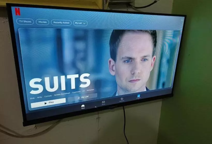 Hotelli Luna Netflix Chill Jomckayl Apartelle