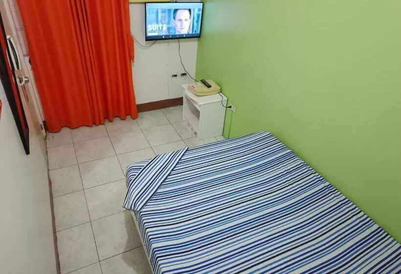 Hotelli Luna Netflix Chill Jomckayl Apartelle