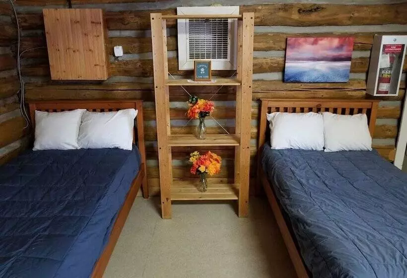 ホテル Christina Lake Lodge