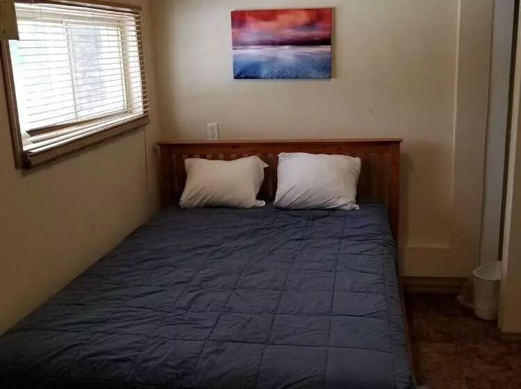 ホテル Christina Lake Lodge