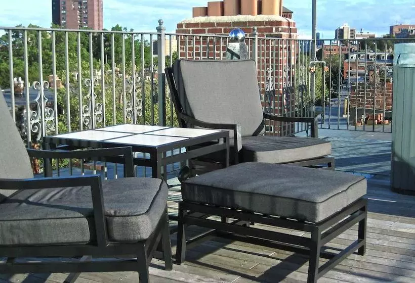 ホテル Clarendon Square