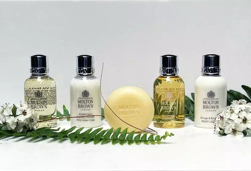 ホテル Clarendon Square