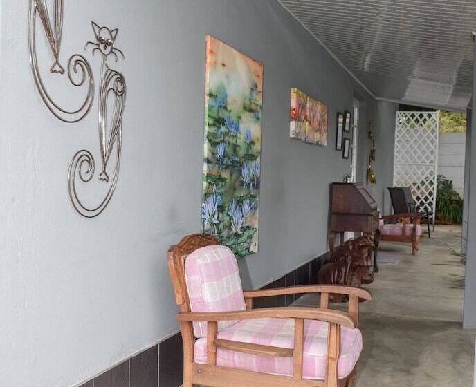 Отель Gordon's On 125 First Street