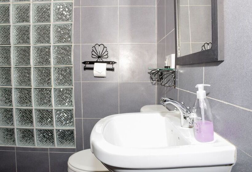 Отель Gordon's On 125 First Street