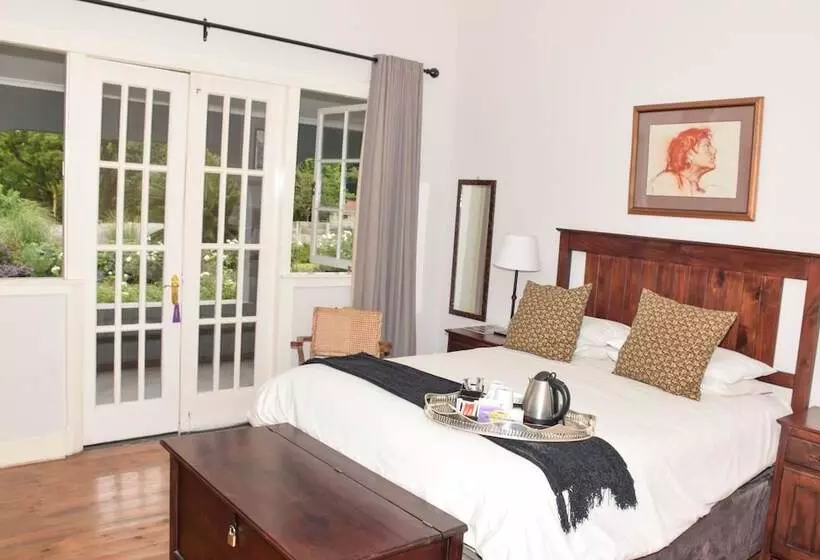 هتل Gordon's On 125 First Street