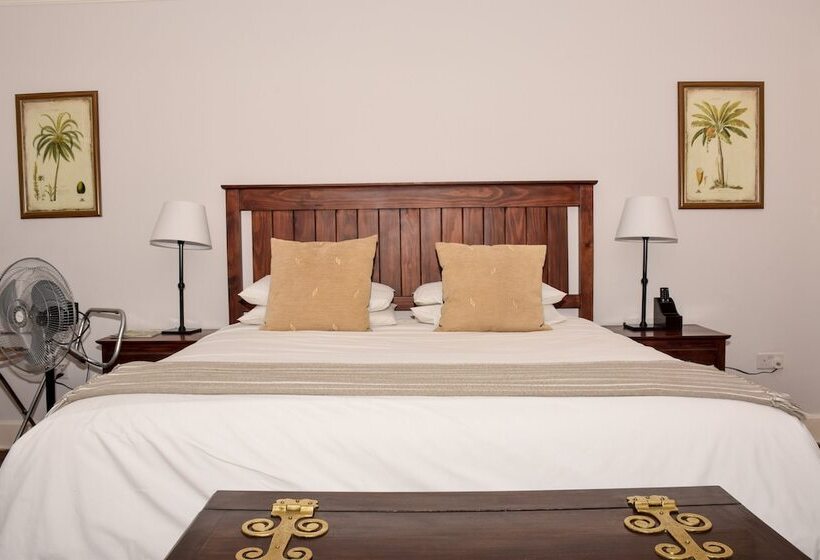 Отель Gordon's On 125 First Street