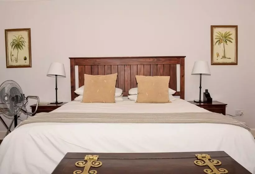 هتل Gordon's On 125 First Street