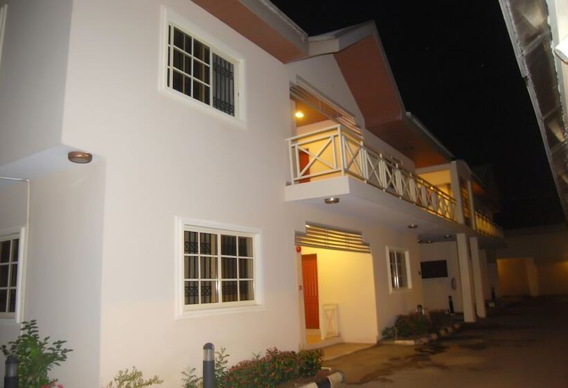 هتل Grand Inn & Suites