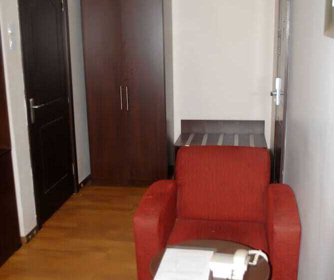 هتل Grand Inn & Suites