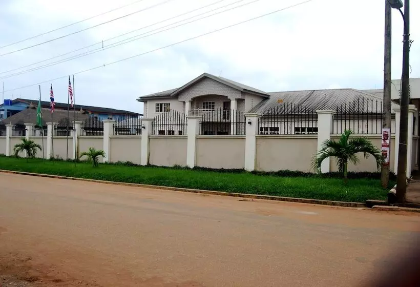 هتل Grand Inn & Suites