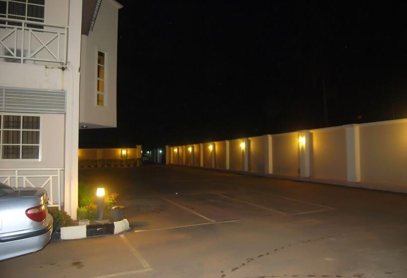 هتل Grand Inn & Suites