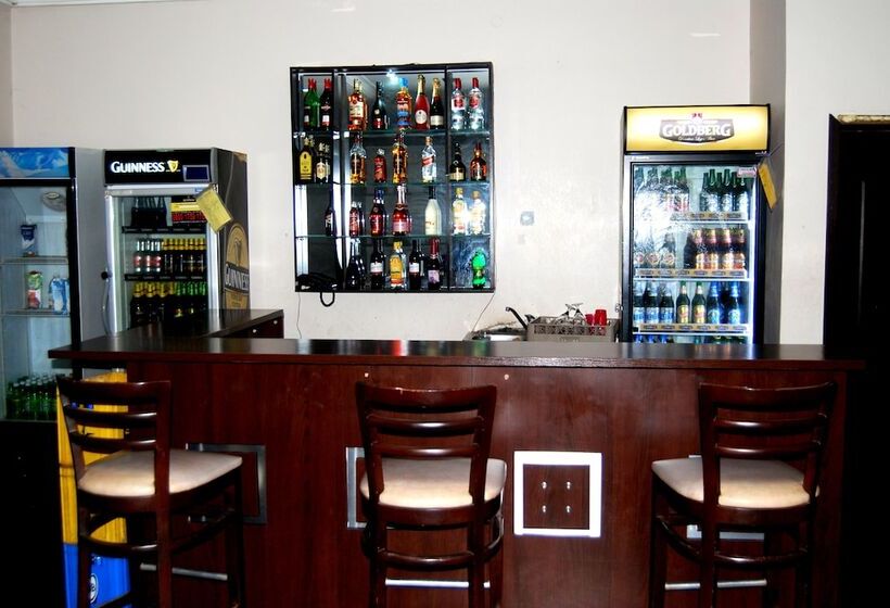 هتل Grand Inn & Suites