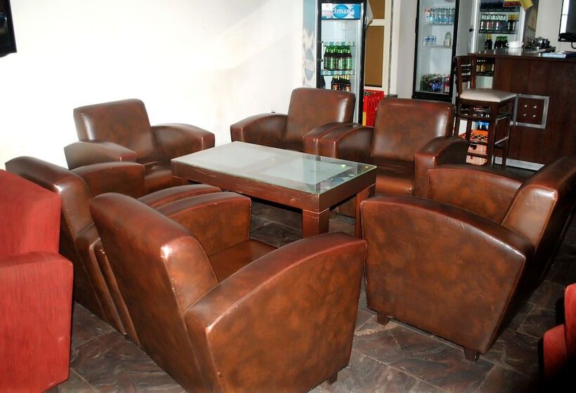 هتل Grand Inn & Suites