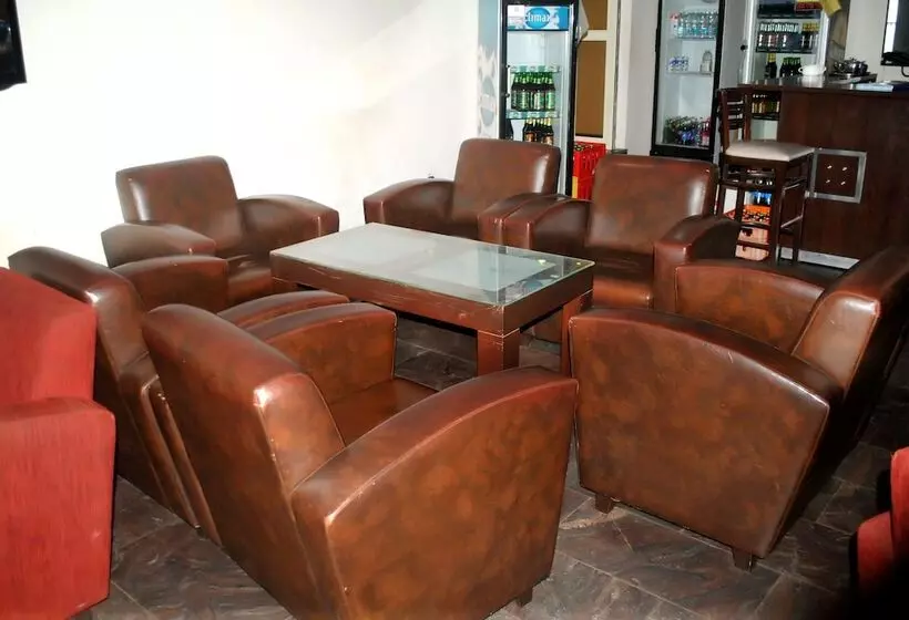 هتل Grand Inn & Suites