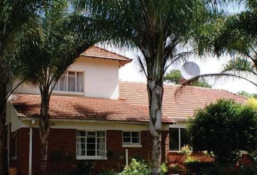 هتل Hillside Manor