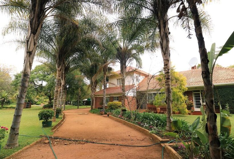 هتل Hillside Manor